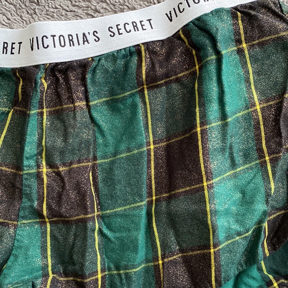Victorias Secret medium plaid sleep short - Picture 2 of 3